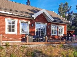 Stunning Home In Mykland With Wifi