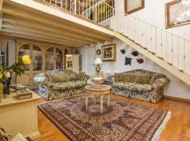 3 Bedroom Stunning Apartment In Catania