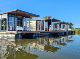 Cozy Ship In Mielno With Kitchen, boat in Mielno