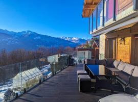 Luxury Chalet: Alpine Magic with Terrace Views, ξενοδοχείο σε Crans-Montana
