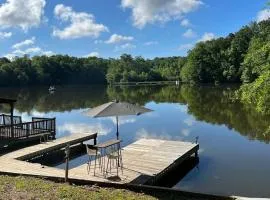 Romantic Lakefront Cottage with Boat Dock on Quiet Cove