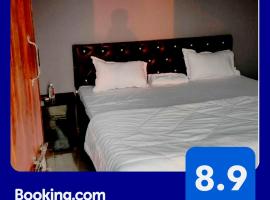 SPOT ON Hotel Paradise Inn, hotel i Gorakhpur