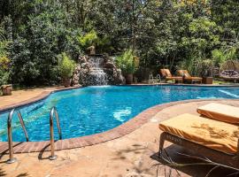 The Jungle Oasis with heated pool, hotel s jacuzzi v destinaci Nairobi
