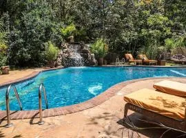 The Jungle Oasis with heated pool