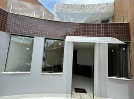 La casa de 3 suítes em Guriri - equipada para 8 pessoas, דירה בסאו מטאוס