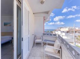 Camere con vista mare a 30 m dal mare, homestay in Torre San Giovanni Ugento