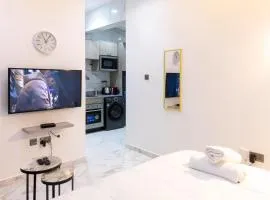 Classy Studio Apartment, East Airport