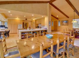 Family-Friendly Home about 2 Mi to River Run Day Lodge, hotel v destinaci Sun Valley