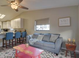 Ideally Located Palm Harbor Condo Walk Downtown!, hotel with parking in Palm Harbor