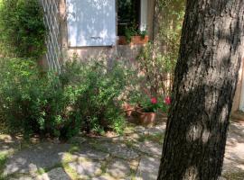 Charmante villa au calme entre mer et Cévennes Animaux de compagnie acceptés, casa de temporada em Saint-Gély-du-Fesc