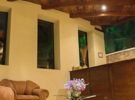 Hotel y Bungalows Santa Ana, auberge à Quetzaltenango