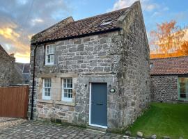 Tiny House in Cosy Village, holiday home in Milnathort