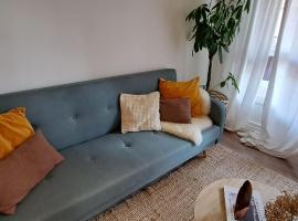 Apartamento con suite, zona de trabajo y yoga wifi y garaje: Castro-Urdiales'te bir kiralık tatil yeri