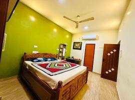 SS Home Stay Accomodation, habitación en casa particular en Tiruvannāmalai