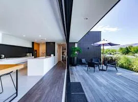 Noir North Retreat