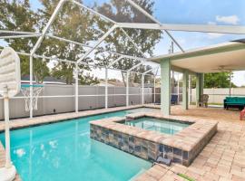 SaltyLux16 Heated Saltwater Pool, Near Beach, Honeymoon Island, Farmer market, hotel en Clearwater