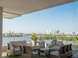 Bahia 79 Apartasuites Cerca al Centro、カルタヘナ・デ・インディアスのアパートメント