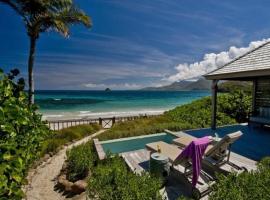 Oceanfront Beach House - RATE SPECIAL- Valentines on BEACH w Club Access Tennis King Bed, vila v destinaci Christophe Harbour
