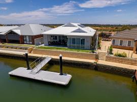 A Waterside Paradise - Geographe's Hidden Oasis, holiday home in Geographe