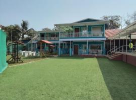 SUPRIT'S FARMINGTON SPLASH RESORT, hotel in Karjat