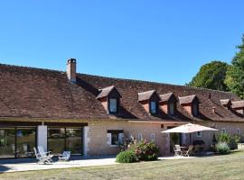 Les Essarts pour 10+6 personnes sur 2 maisons: Châtillon-sur-Indre şehrinde bir villa