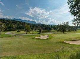 Lovely 2 Bedroom Condo with Views of the Mountains, golf hotel sa Gatlinburg