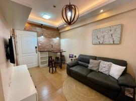 Homey & Stylish 2BR @ Burgos Circle, BGC, Taguig, golf hotel in Manila