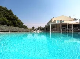 Villa Salicornia - piscina, jacuzzi e vista isole