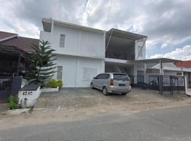 OYO 93654 Gr Kost Kaladan, hotel v destinaci Rantau
