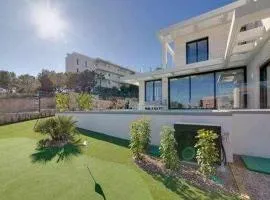Lujosa villa con piscina climatizada las Colinas