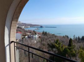 Queen's Palace Balchik apartment, alojamento em Balchik