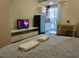 Hip & Funky Sathon15 apartment close to BTS St Louis