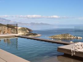 Verdante Villas , Quintessential SeaView Living, By ThinkVilla, hotel i Agios Nikolaos