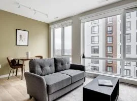 Brighton jr 1br w wd gym on the river BOS-997