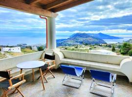 Scirocco Eolie with sea view!, casa de campo em Lipari