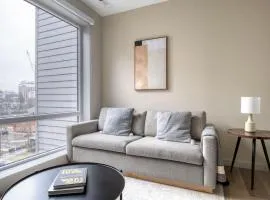 Brighton jr 1br w gym laundry on the river BOS-999