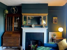 Large Beautiful Luxury City Centre Apartment on On Mill Rd - Walk to Station and City Centre, luksushotel i Cambridge