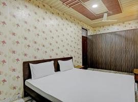 OYO 82032 The Gunjan Villa Palace, apartment in Udaipur