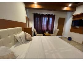Hotel Atithi, Near Yes Bank, Mall Road, Mussoorie, hotel in Mussoorie