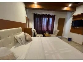 Hotel Atithi, Near Yes Bank, Mall Road, Mussoorie