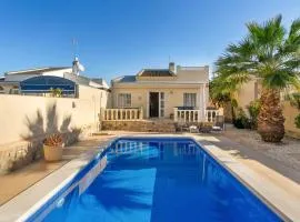 Beautiful and cozy Villa with private pool in urb, San Luis, El Chaparral, Torre