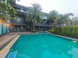 Evergreen Resort Chanthaburi, hotel with pools in Chanthaburi