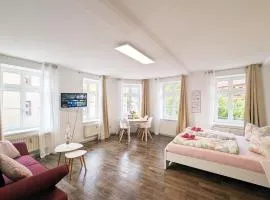 F2 - Urlaubsmagie Sauna, Whirlpool, Pool & Garten