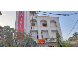 Hotel Radhika Kunj Palace, Chhatarpur: Chhatarpur şehrinde bir otel
