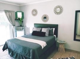 Be Our Guest Near OR TAMBO International Airport Room 2, apartment in Boksburg