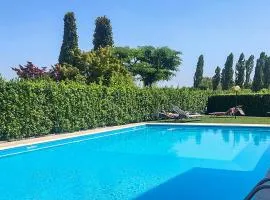 Stunning Apartment In Lugana Di Sirmione With Outdoor Swimming Pool