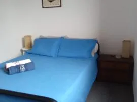 Suíte casal 5min a pé da praia da Enseada