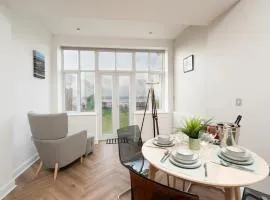 Pass the Keys Golfers Haven 2 BD Flat on Hoylake Beach Parking