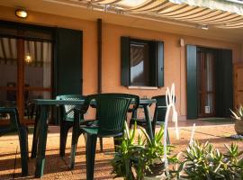 Casa con giardino vicino a Treviso e Venezia, hotel con estacionamiento en Silea