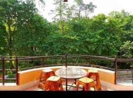 Rhinoceros Homestay, homestay in Sauraha